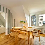 Vertical Modern 3 Bedroom Near Station *