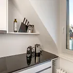 アパート Vertical Modern 3 Bedroom Near Station *