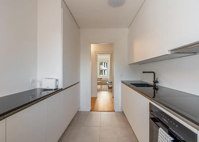 Daire Vertical Modern 3 Bedroom Near Station Zürih