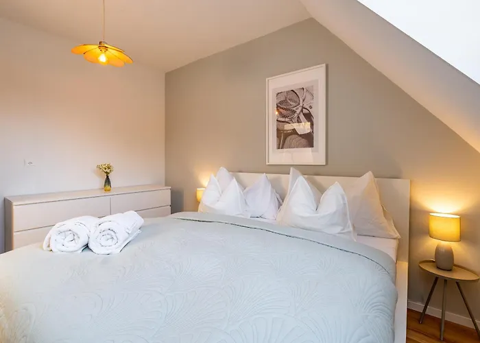 Vertical Modern 3 Bedroom Near Station Daire