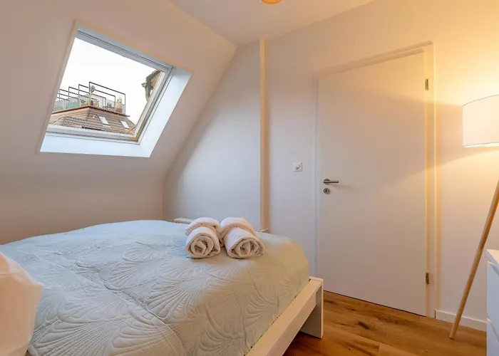 Vertical Modern 3 Bedroom Near Station Daire Zürih