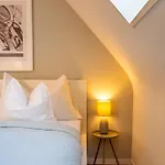 Apartment Vertical Modern 3 Bedroom Near Station *