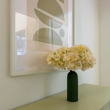 Vertical Modern 3 Bedroom Near Station Apartment Zurich