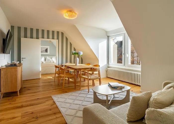 Vertical Modern 3 Bedroom Near Station *