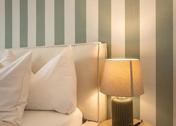 Vertical Modern 3 Bedroom Near Station