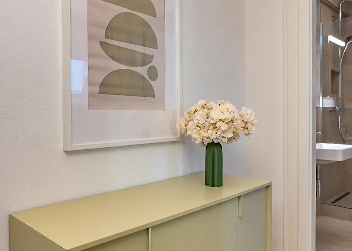 Vertical Modern 3 Bedroom Near Station Appartement Zurich