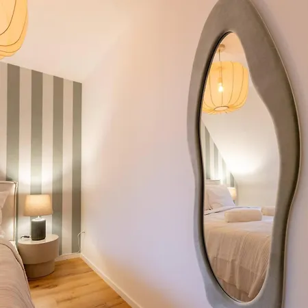 Vertical Modern 3 Bedroom Near Station Apartament *