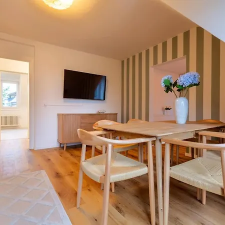 Apartament Vertical Modern 3 Bedroom Near Station *