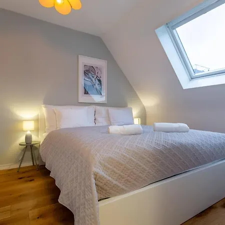 Apartament Vertical Modern 3 Bedroom Near Station Zurych