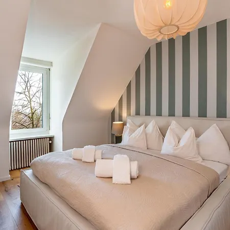 Vertical Modern 3 Bedroom Near Station Zurigo