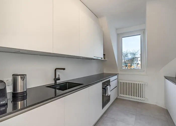 Vertical Modern 3 Bedroom Near Station Lejlighed *