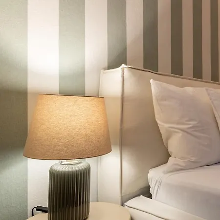 Vertical Modern 3 Bedroom Near Station