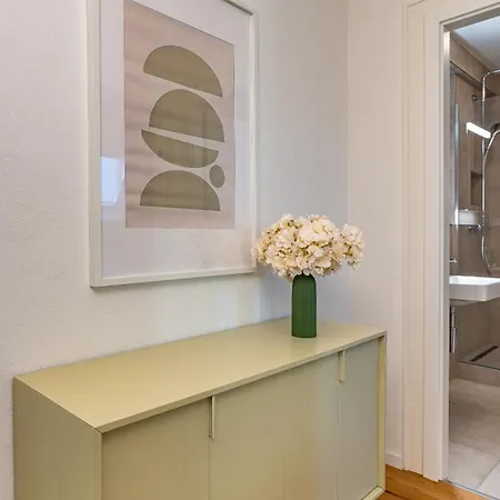 Vertical Modern 3 Bedroom Near Station Lägenhet Zürich